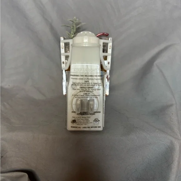 Bath & Body Works Wallflower Cocktail Glass Plug In Nightlight - Picture 4 of 4